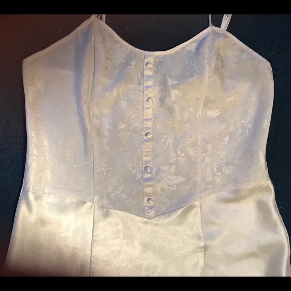 2 Victoria’s Secret above knee nightgowns. - Picture 4 of 8